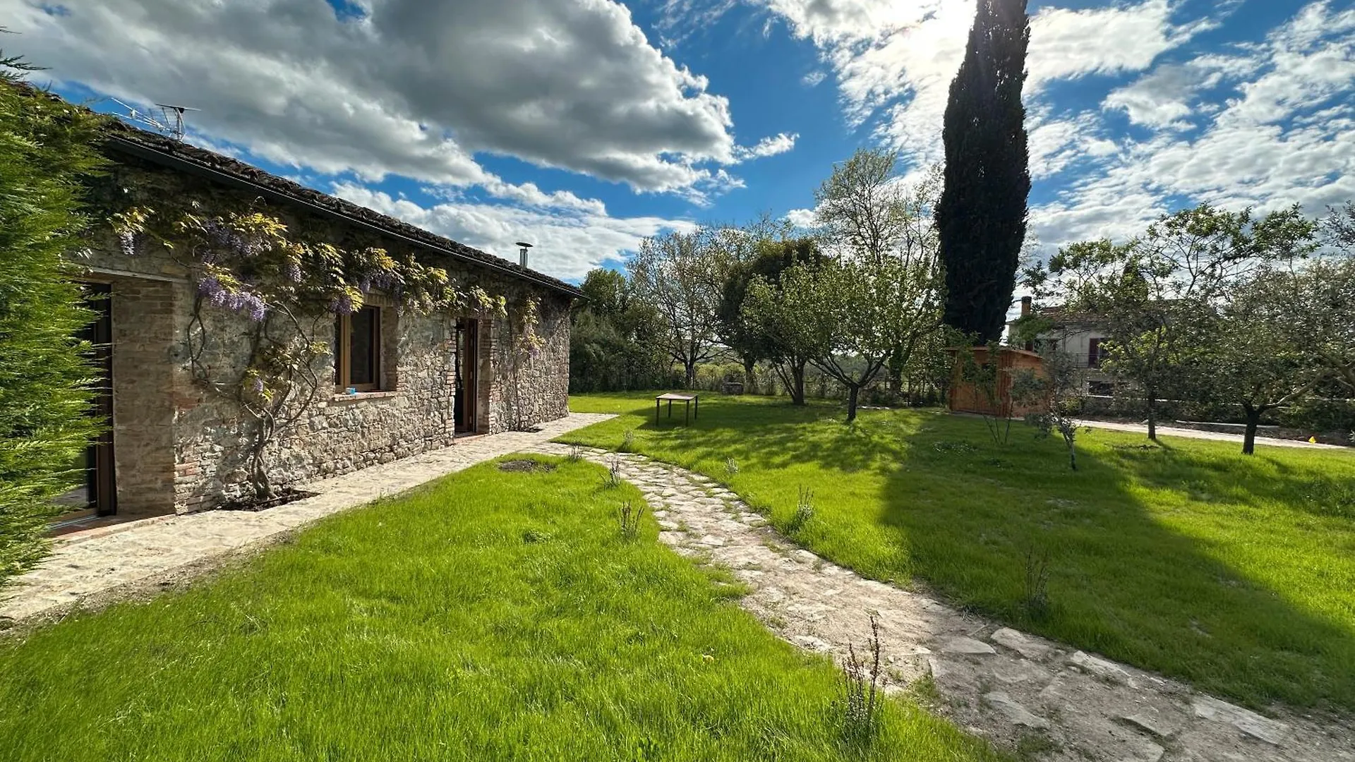 Rustico Con Jacuzzi In Toscana Lano 0*,  Italy