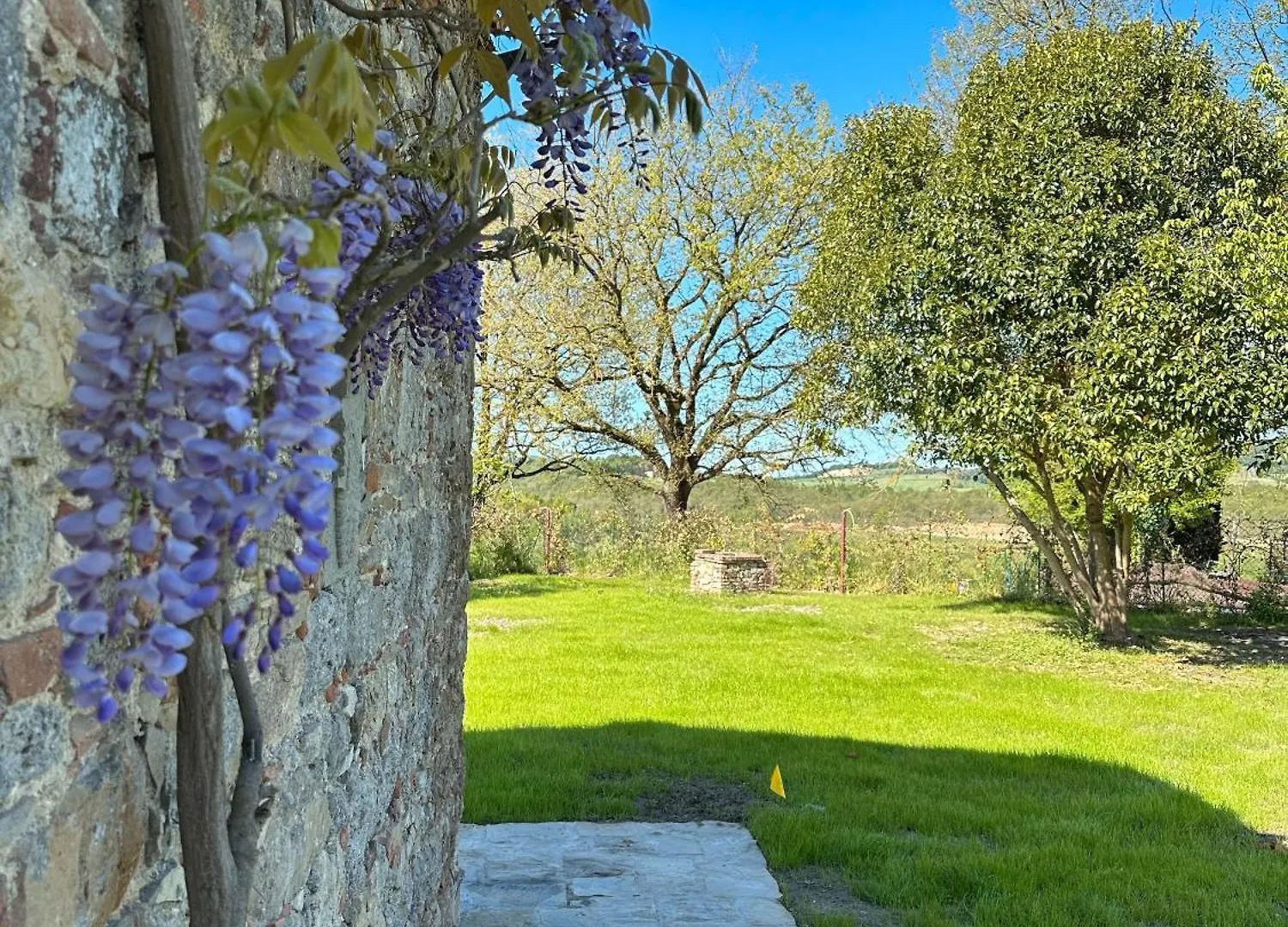 Rustico Con Jacuzzi In Toscana Lano Holiday home